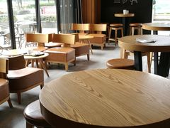 大堂-星巴克(苏州昆山花桥游站店)