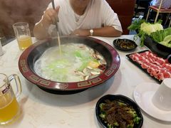 鲜斑鱼汤锅底-京门活鱼馆·鱼火锅(百子湾（原红庙）店)