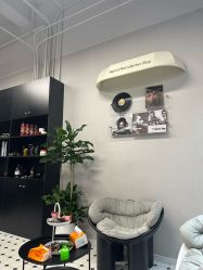 -老男孩男士理容馆·理发·烫染·修面