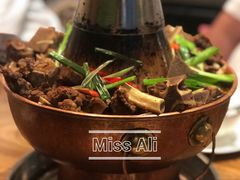 牛蝎子火锅-阿里家·新疆烤肉酒場 by MIG