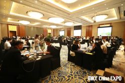 点击看大图 -上海雅居乐万豪侯爵酒店·宴会厅