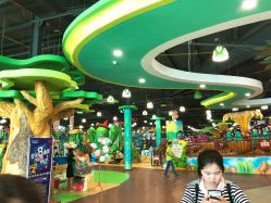 -维佳童话镇演出现场(徐东店)