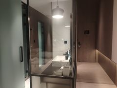 -上海虹桥中心爱琴海亚朵S酒店