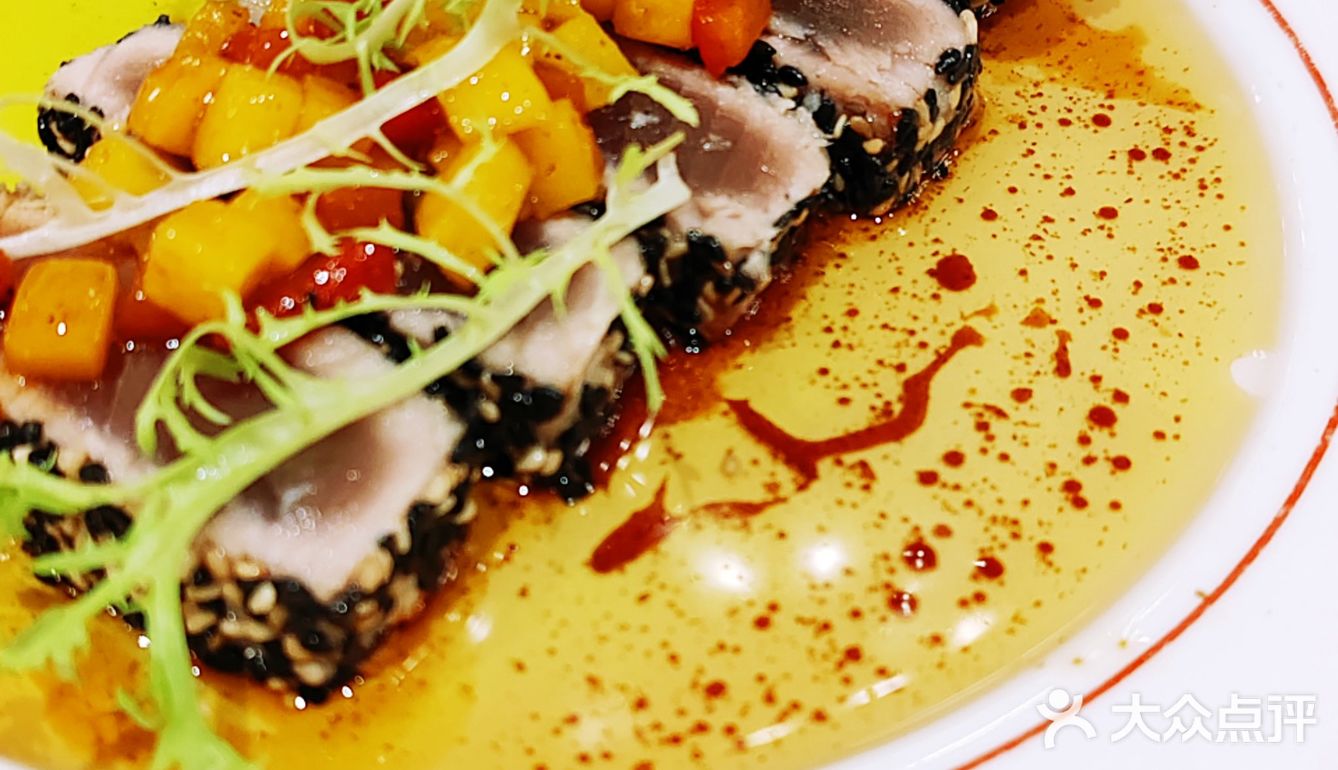 姐妹情[爱心]在红酒与牛排之间