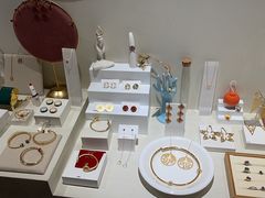 -LADY FAFA(巨鹿路陕西南路路口店)