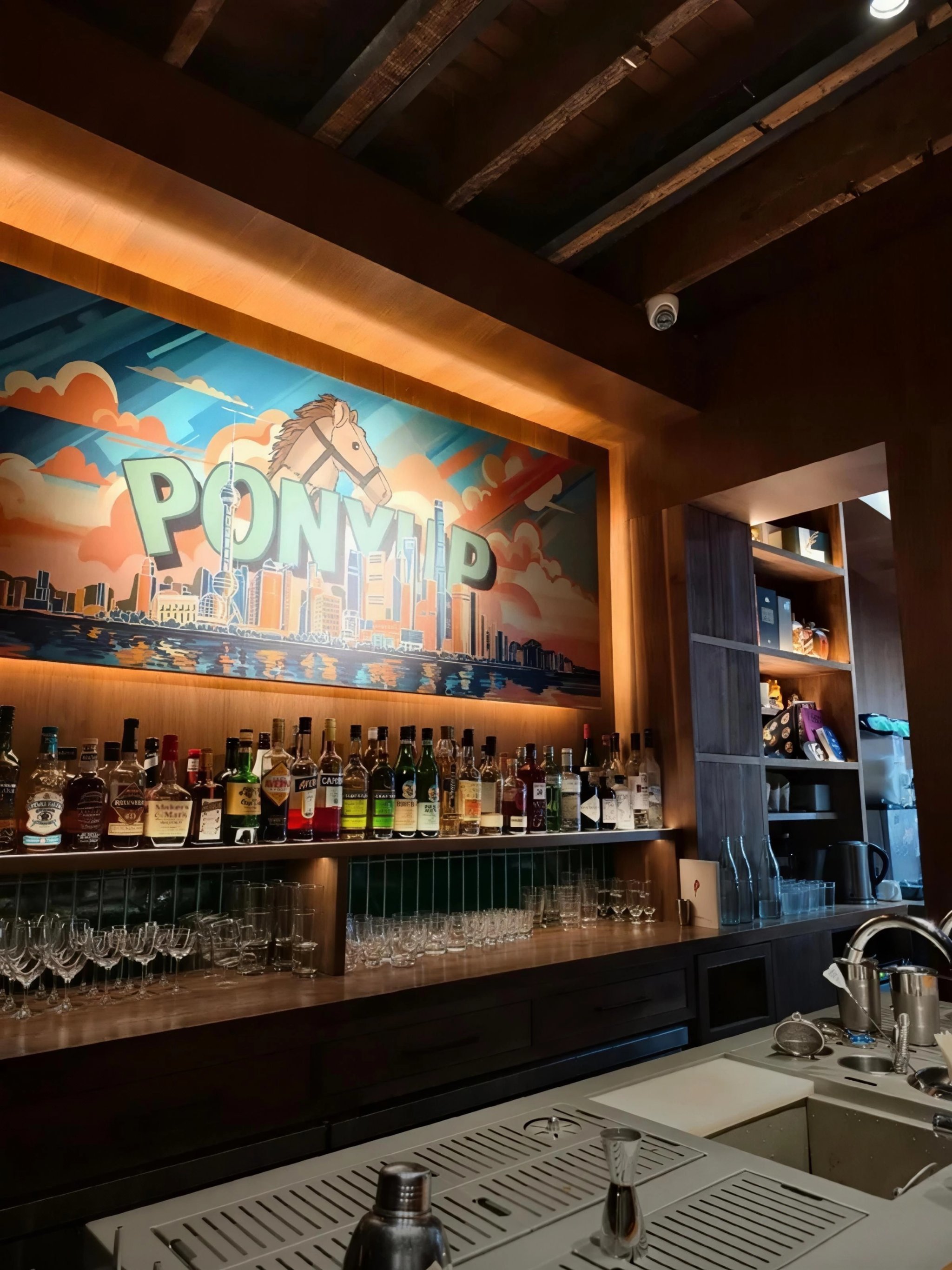 上海夜猫冲!进贤路必玩榜酒吧,实测治愈微醺✨