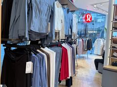 -lululemon(上海浦东IFC店)