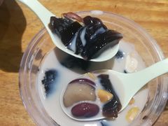 奶茶味燒仙草-八婆婆烧仙草(曾厝垵店)