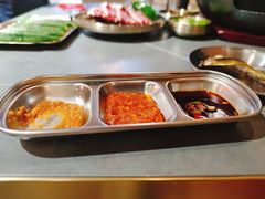 -围炉肉舍•炭烤活鳗•丹东海鲜烤肉(步行街店)