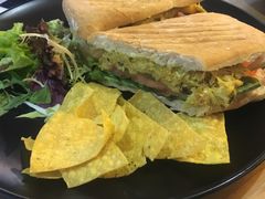 手撕猪肉三明治-HELLO 27 意面·沙拉·帕尼尼