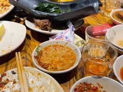 -老牌坊云南鱼豆花火锅(爱建店)