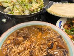 东北小鸡炖蘑菇-东北农家小院(定西路店)