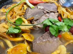 -九寨沟特色牦牛肉汤锅