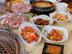 -牛信亭韩国料理·炭火烤肉(紫藤路店)
