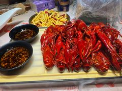 -肥肥虾庄·金牌油焖大虾(汉街SKP店)