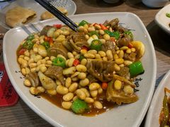 黄豆烧肥肠-肖四女乐山跷脚牛肉(世博源店)