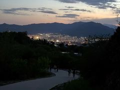-鬼笑石后山停车场