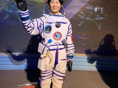 -金石蜡像馆
