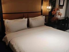 -万泊酒店(长沙五一广场国金中心店)