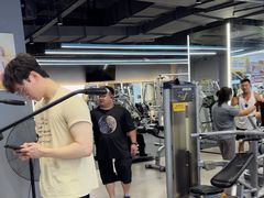 -超鹿运动(五四路恒力城店)