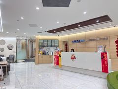 -瑞尔齿科(南京东路名人诊所)