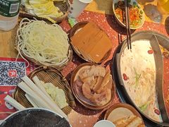 -赵美丽·重庆社区火锅·直营店(火车东站·中豪国际店)