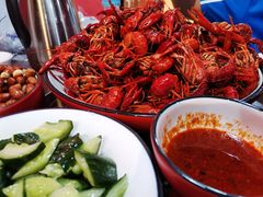 -虾弄弄海派小龙虾·牛羊蝎子火锅