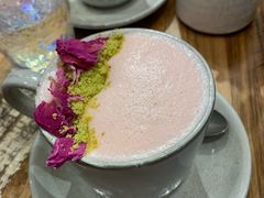 Rose&nbsp;tea&nbsp;latte-FLOVIE FLORIST CAFE
