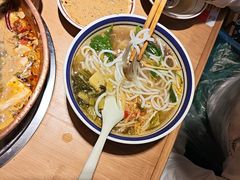 -洱火云南酸菜牛肉火锅(石景山当代商城店)