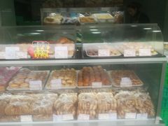 面包甜点陈列柜-闻酥园(水碾河路店)