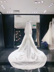 点击看大图 -GRACE KELLY婚纱与礼服(北京店)