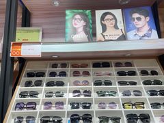-诺柯视眼镜-蔡司依视路官方工厂店(淞南一店)