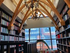 -钟书阁(松江泰晤士小镇店)