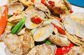 Spicy Stir-Fried Clams