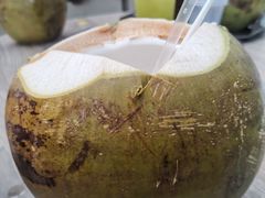 -东海岸人工湖美食村