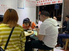 等位区-百花传统甜品店(原址店)