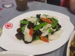 -肥肥虾庄·金牌油焖大虾(杨园滨江时代walk店)