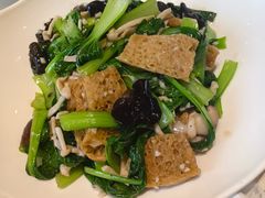 -梅利汴京烤鸭•开封豫菜地标店(东大街店)