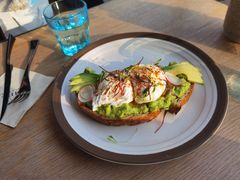 牛油果温泉蛋吐司-O'mills Sourdough Bakery&Bistro(永嘉路店)