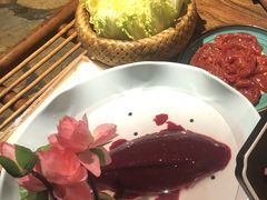 -老牌坊云南鱼豆花火锅(爱建店)