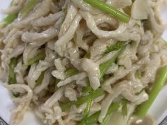 芫荽爆鸡丝-蓬莱阁中餐厅(崇文门店)