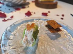 香煎扇贝佐墨鱼汁脆片配胡椒酱-THE WANG王品(上海中心云端店)
