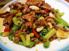 蒜爆小牛肉-胡桃里音乐酒馆(东区店)