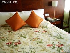 大床-上海明天广场JW万豪酒店