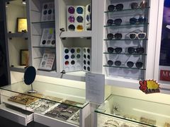 -提一眼镜·蔡司·依视路(小寨店)