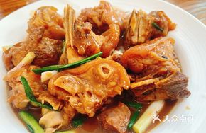 Beer-Braised Pork Trotters