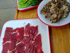 -毛辣果·贵州红酸汤牛肉火锅(西单店)