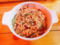 丝恋芽菜脆哨肉末炒饭-丝恋丝娃娃(小河海纳店)