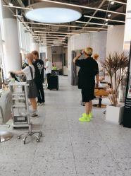 -PE SALON 