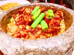 招牌石锅杭椒牛蛙-桂满陇·蟹黄小笼汤包(环球港店)